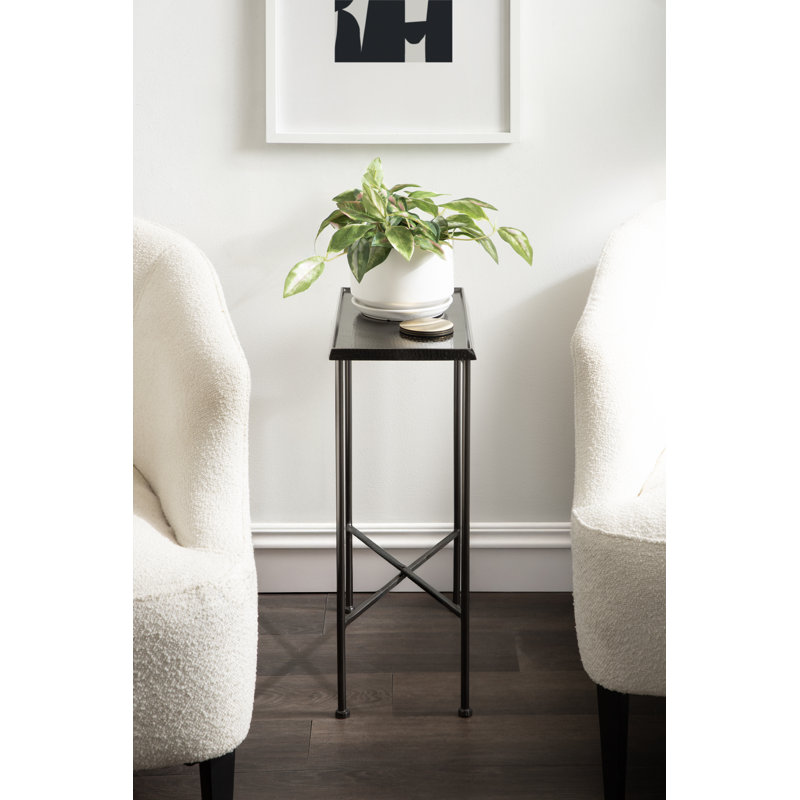 Table d'appoint étroite avec plateau en métal martelé Mazure, Gris