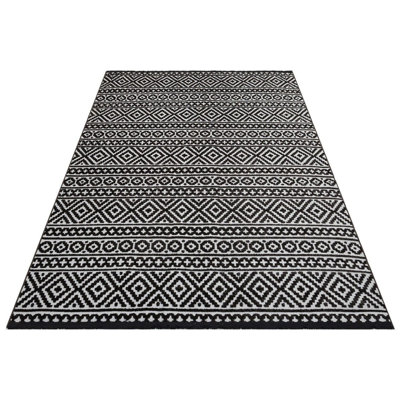 Cylena Geometric Recycled P.E.T Indoor / Outdoor Area Rug