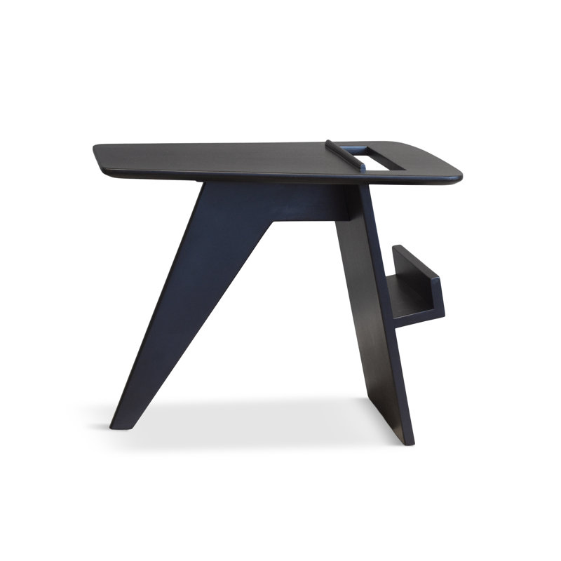 Table d'appoint Harper en noyer massif avec porte-revues, Noir