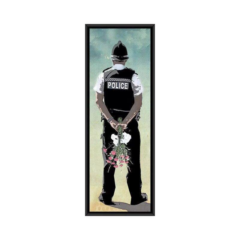 « policière force love », impression sur toile, H 36 po x l 12 po x P 1,5 po, Toile avec cadre noir