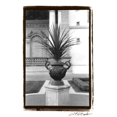 Royal Urn I 2855164