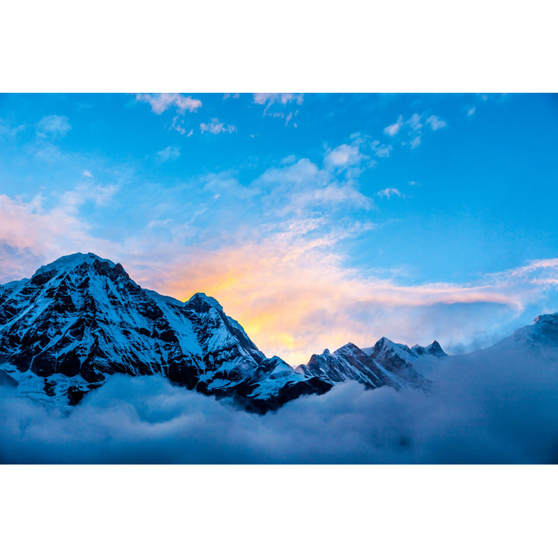 «Dawn on Annapurna South» par Veskua - photographie sur toile tendue, H 12 po x l 18 po