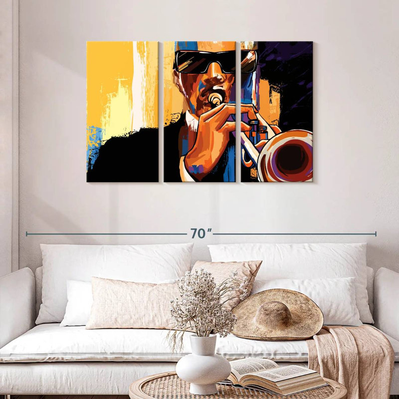 Abarca Trumpet Performer, 28" H x 45" W