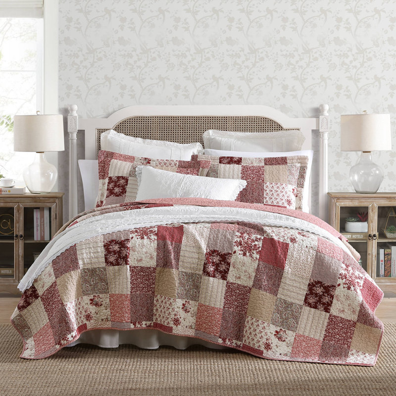 Celina Patchwork Red and Beige Cotton King Quilt Set