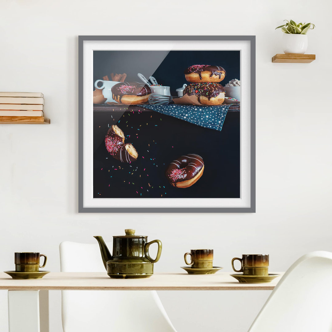 Gerahmter Grafikdruck Doughnuts on the Kitchen Shelf