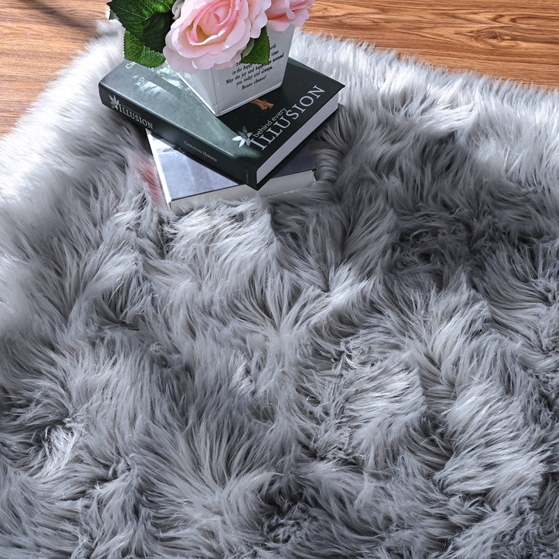 Gennine Faux Sheepskin Indoor Rug, Rectangle 5' x 7'