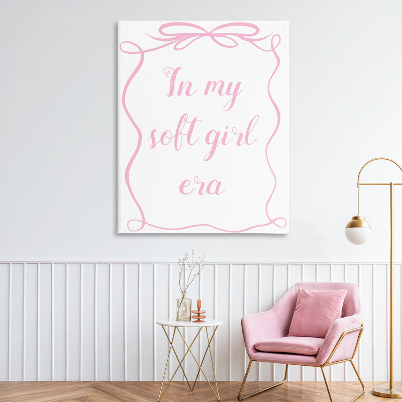 In My Soft Girl Era Canvas, design par Lucille Price, H 48 po x l 36 po