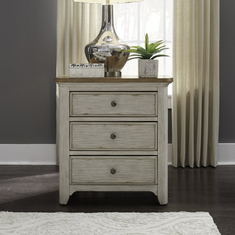 Harlowe Two Nightstands Set