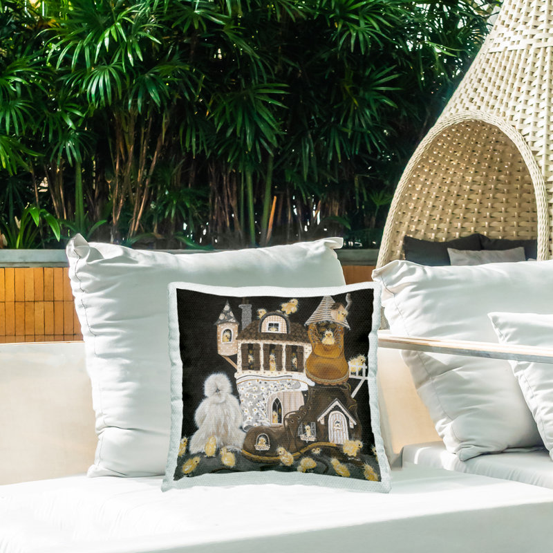 Coussin d'extérieur Chicks in Shoe House par Hollihocks Art