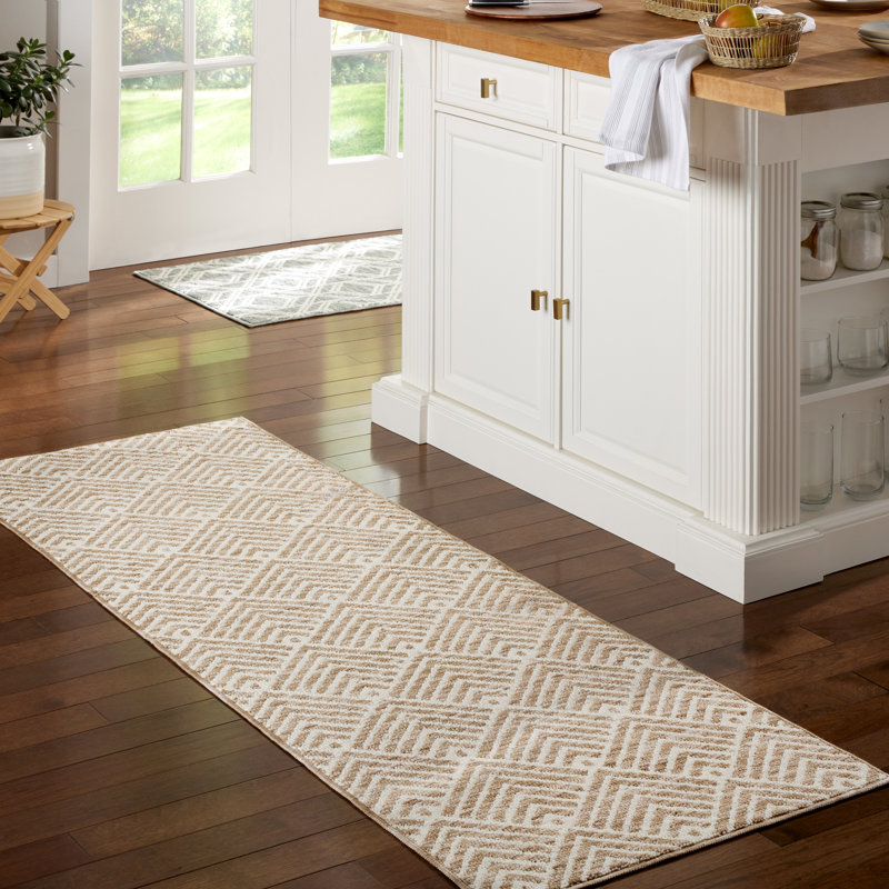TOWN & COUNTRY EVERYDAY Walker Modern Stripe Everwash Non-Slip Backing Kitchen Mat, Beige, Runner 2' x 6'