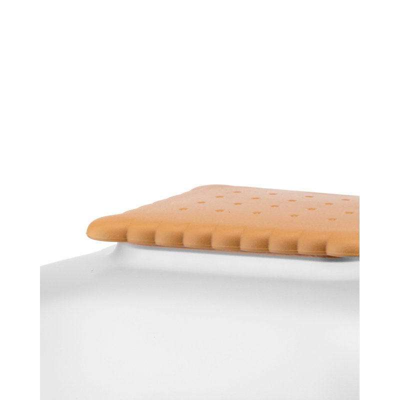 Mary Biscuit Box, Ice