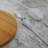 Lampe globe en bois Devontray