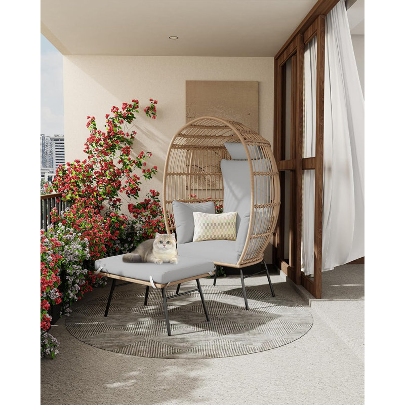 Outdoor Lounge Chair