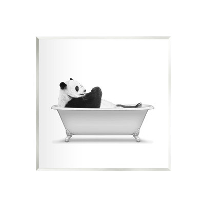 «Panda Bear Bathing Griffing Bath Tub» par Annalisa Latella