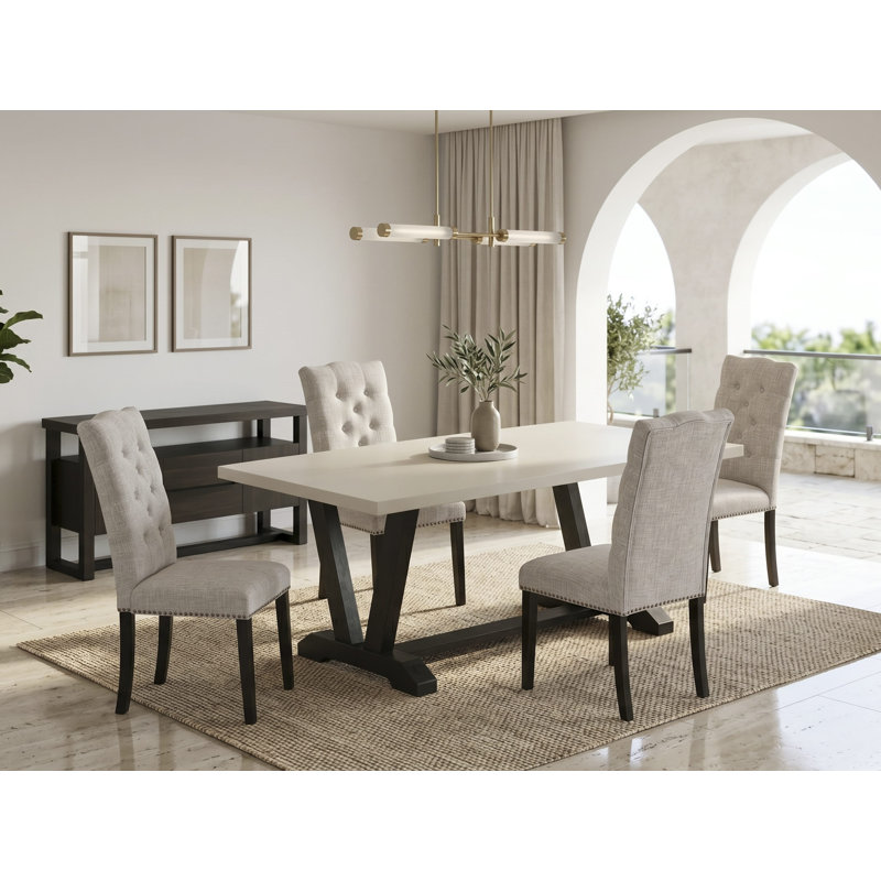 Ensemble 9 pièces avec un magnifique petit plateau de table Jacobean patiné et 8 chaises de salle à manger en peau de mouton avec têtes de clous et boutons capitonnés, finition noire brossée