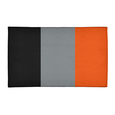 Tapis noir à rayures de hockey national