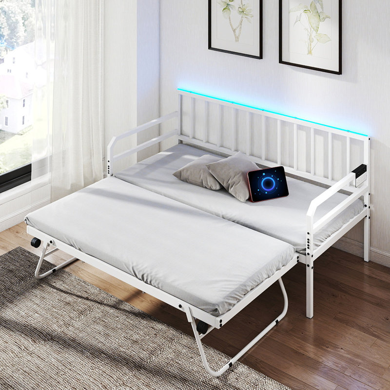 Metal Daybed with Trundle, White