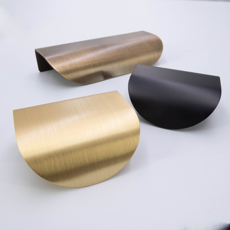 Curved Edge Invisible Pull, Brushed Brass