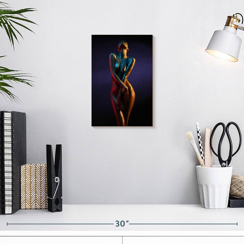 Femme dorée parfaite, H 12 po x l 8 po
