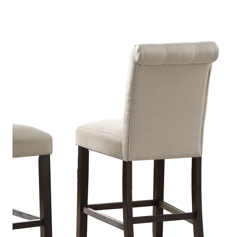 Ensemble de 2 tabourets de bar à dossier haut, revêtement beige, piètement en bois, structure en bois