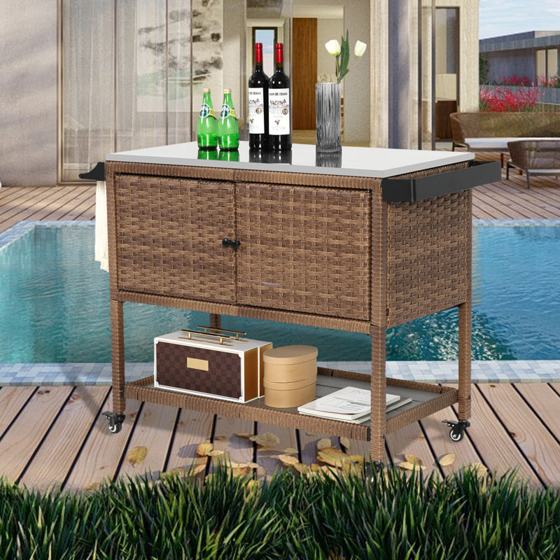 Chariot-bar d'extérieur en osier avec roulettes et plateau en verre, table de service à boissons roulante - patio, jardin, bord de piscine