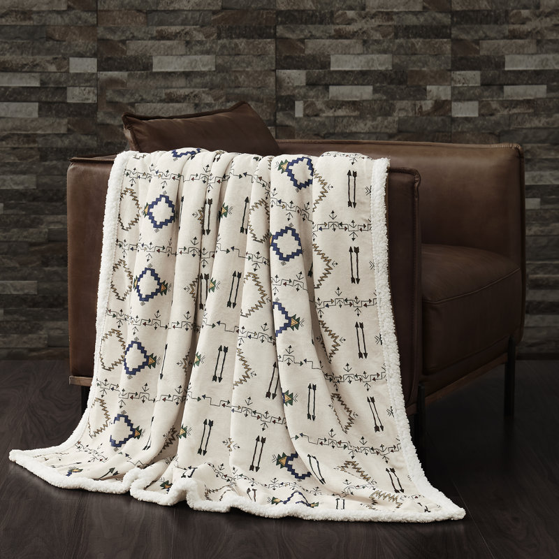 Jeté Campfire en molleton rustique Sherpa, 54 x 68 pouces, Flèche bleue