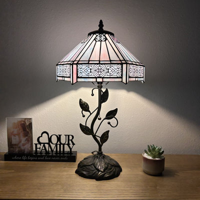 Lampe de table Tiffany Meryem Tiffany - Ampoule à DEL incluse en verre coloré hexagonal blanc H 22 po x l 12 po