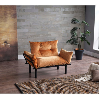 Canapé-lit futon deux places en métal moutarde, profondeur 126 cm, largeur 60 cm, hauteur 88 cm, structure 13,6 kg, assise couleur moutarde acidulée, profondeur 124 cm, largeur 61 cm, hauteur 89 cm.