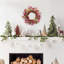 Couronne de Noël - rouge et vert - couronne de cyprès artificiel et de pin artificiel 20 po avec baies pour porte d'entrée, mur ou décor des Fêtes