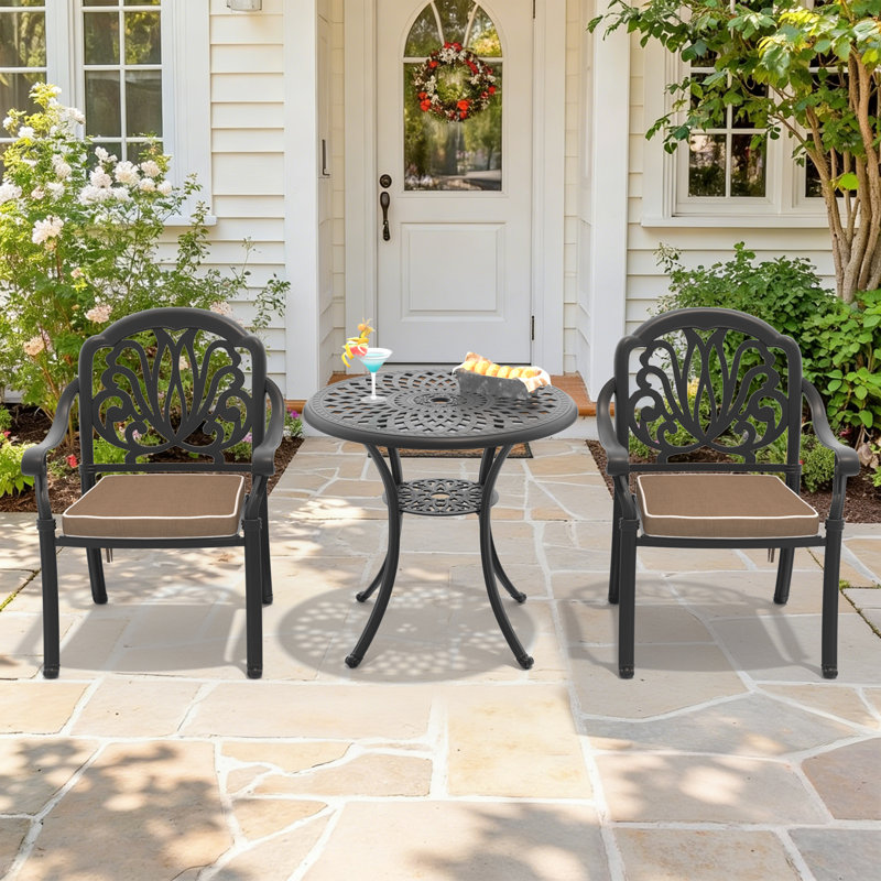 Ensemble de salle à manger de patio en aluminium moulé avec chaises empilables et trou pour parasol