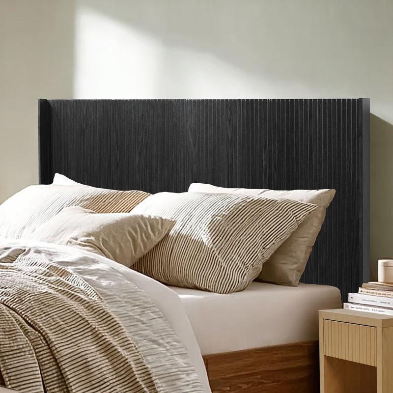 Tête de lit cannelée Harrill, Black Woodgrain, Grand