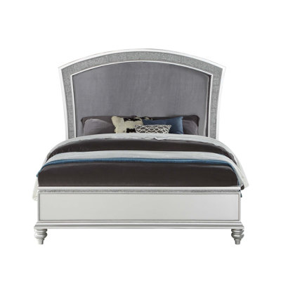 Très grand lit en tissu Maverick
