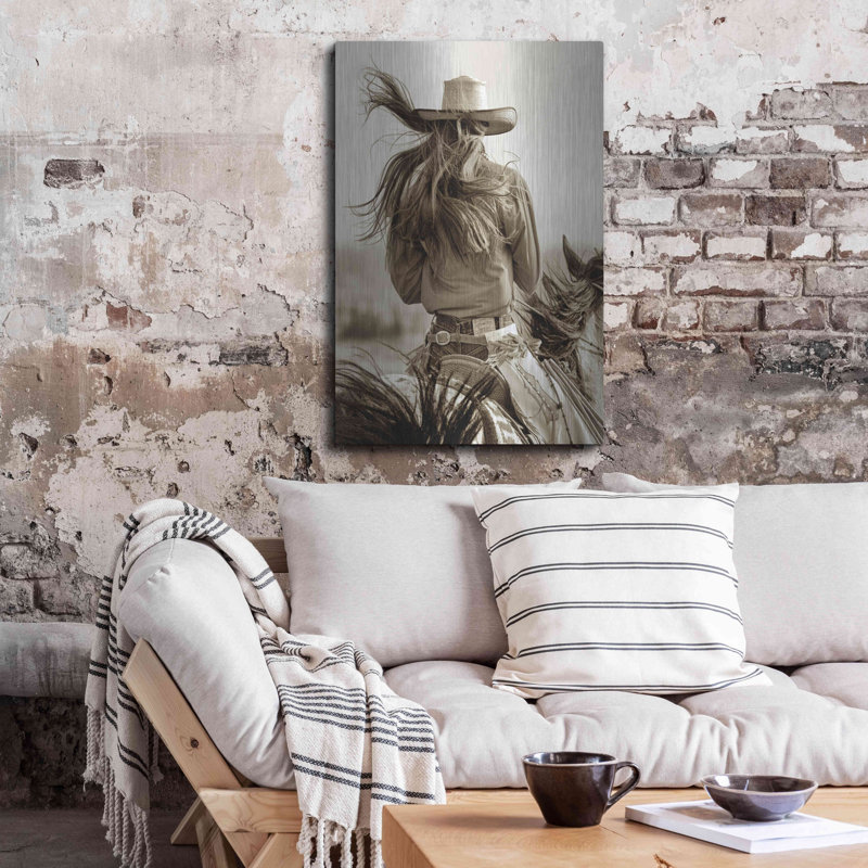 «Cowgirl» par Lisa Dearing, H 36 po x l 24 po