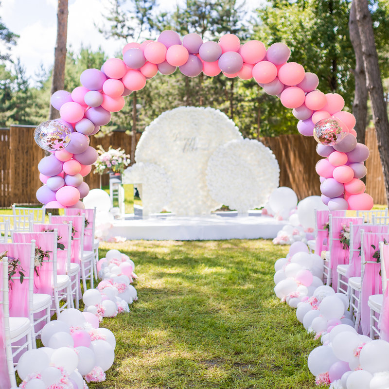 Décorations et panneaux en plastique