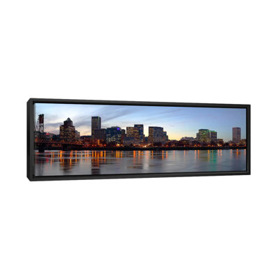 «Buildings at the Waterfront, Portland, Multnomah County, Oregon», reproduction de photo sur toile
