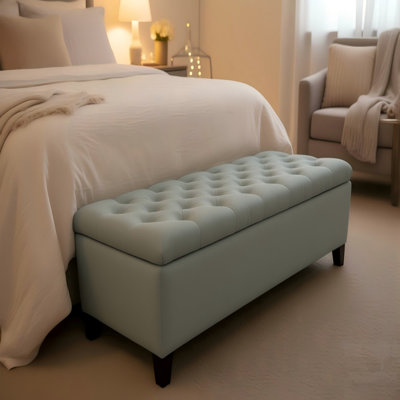 Élégant banc de rangement avec repose-pieds avec charnières de sécurité, parfait pour les sièges supplémentaires et l'organisation des essentiels