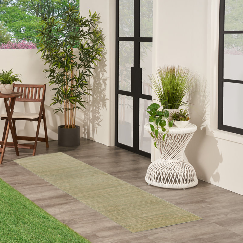 Tapis intérieur / extérieur vert / beige Aadhav, Tapis de couloir 2 pi 2 po x 10 pi