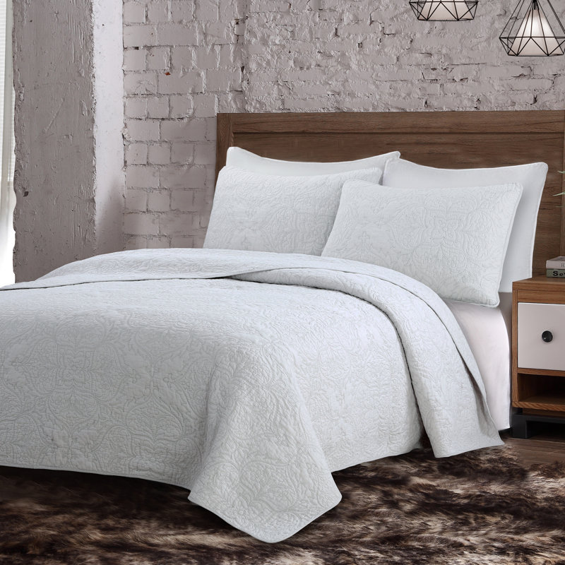 White Twin Cotton Reversible Quilt Set