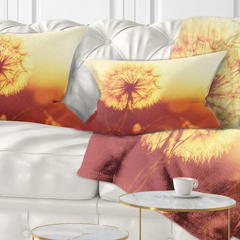 Coussin Blossom Dandelion Flower on Brown - Floral