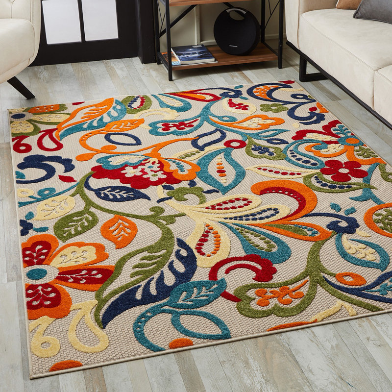 Tapis multicolore à motif floral 5 pi x 7 pi