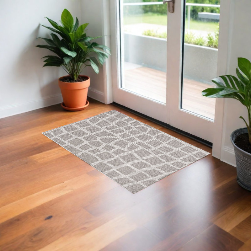 Geometric Tufted Ivory/Gray Area Rug, Rectangle 3' x 5'