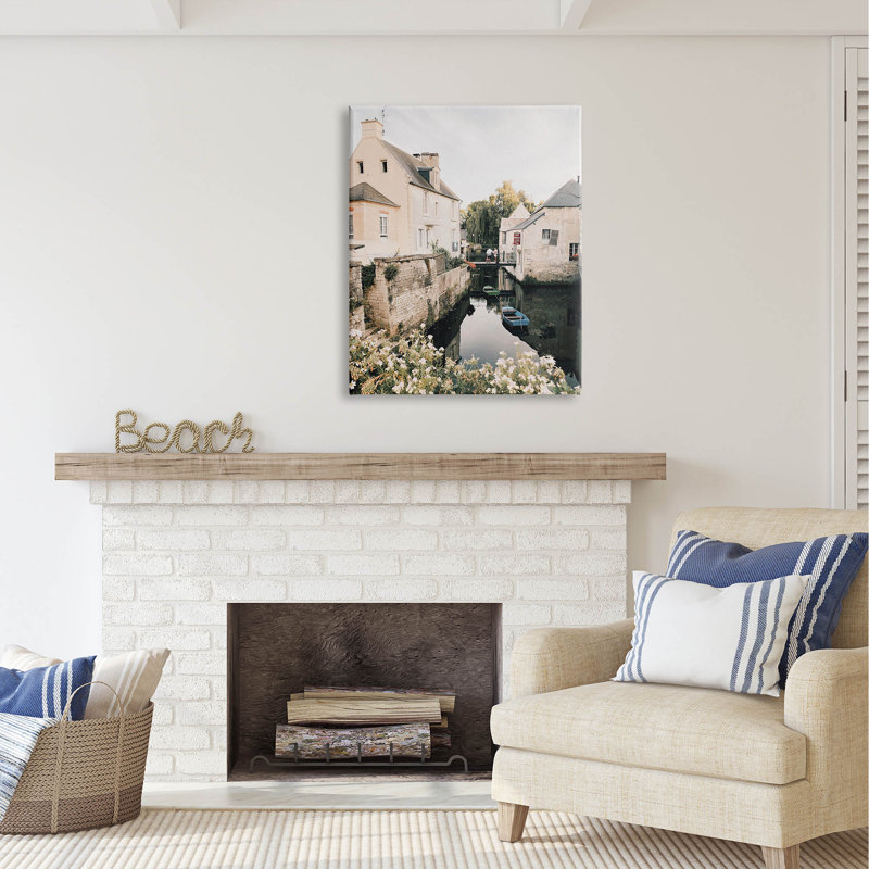 "Au-443", toile, Village Canal River, bateaux sur toile par Krista Broadway, photographie, H 40 po x l 30 po x P 1,5 po