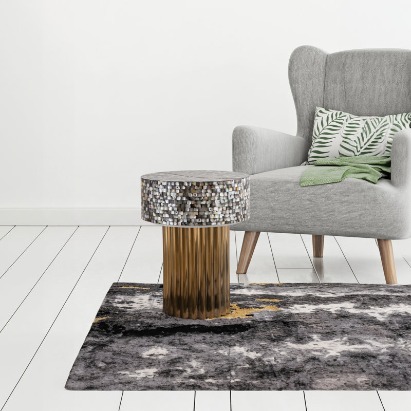 Table de bout chic et moderne avec nacre et acier robuste de style contemporain