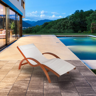 Chaise longue simple en pin 63 po Musawwir