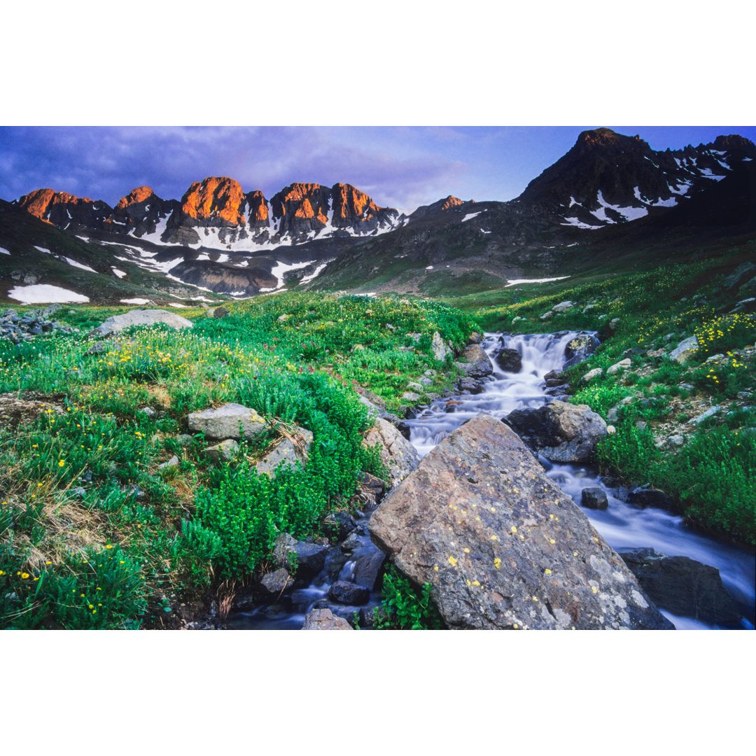 Rocky Mountain-Landschaft von Amygdalaimagery - Leinwandbild