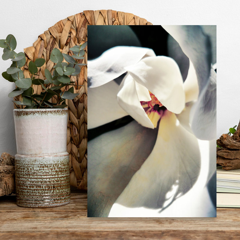 Art contemporain avec fleur de magnolia organique, H 12 po x l 8 po