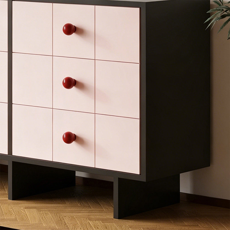 Demmer, Pink