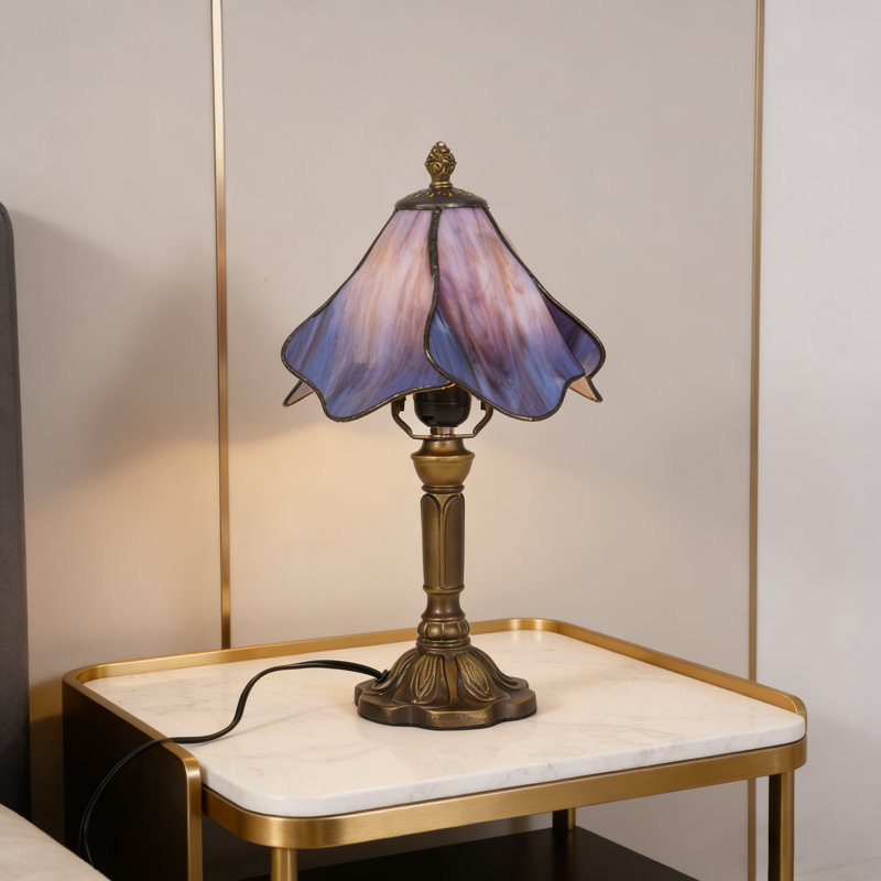 Lampe de table en verre teinté pétale bleu mauve de style Tiffany, base en résine bronze antique, ampoule E26 chaude incluse, lampe d'appoint rétro