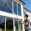 Ensemble de brosse de nettoyage de panneau solaire à longue portée pour fenêtres d'extérieur-121869131