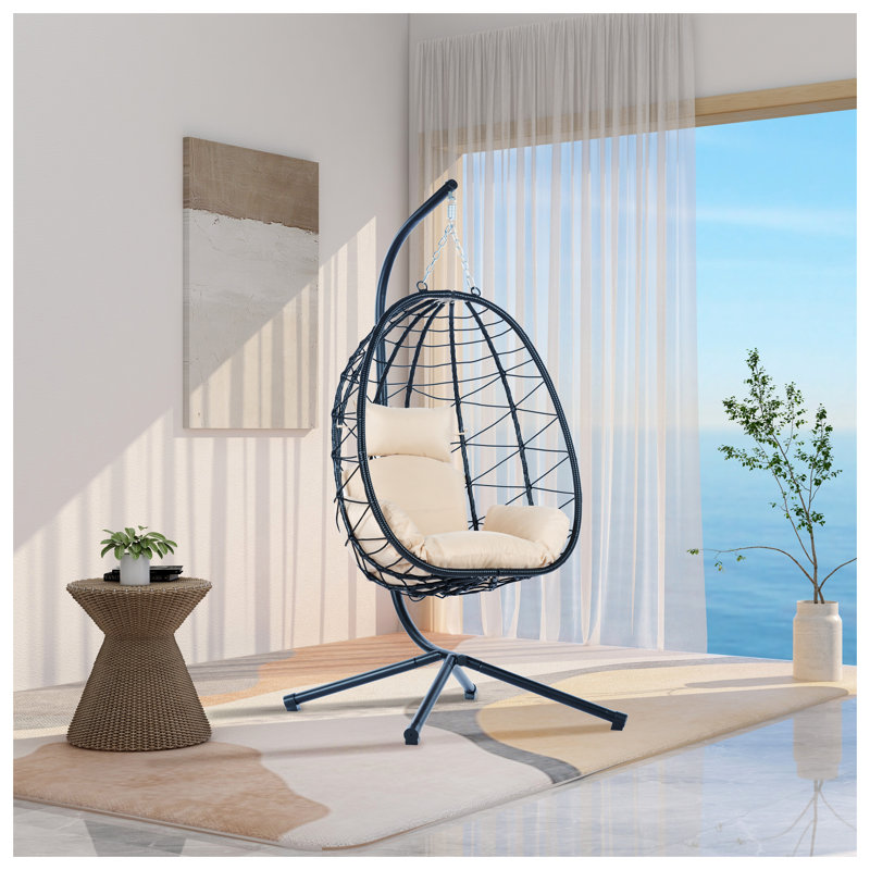 Fauteuil à œufs beige en osier avec support